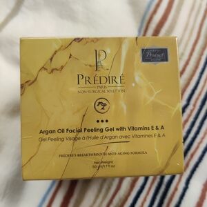 Prédiré Argan Oil Facial Peeling Gel with Vitamins E & A - Gold
